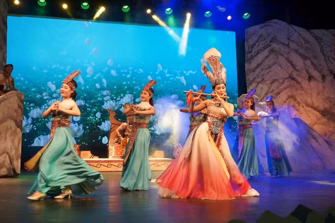 "Sơn Tinh - Thủy Tinh" là món quà đặc biệt các nghệ sĩ dành tặng thiếu nhi dịp 1-6