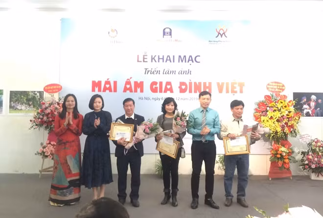 Một số tác giả đạt giải Khuyến khích