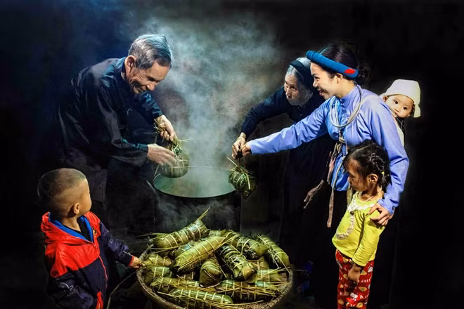 "Tết vùng cao" của Dương Phượng Đại - tác phẩm đạt giải Nhì