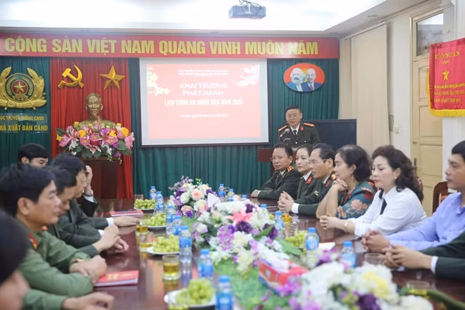 Lễ khai trương phát hành Lịch CAND năm 2020