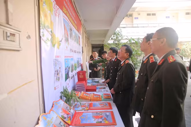Lịch CAND đa dạng về mẫu mã, đẹp về hình thức thể hiện, chuyển tải nhiều nội dung đặc trưng riêng