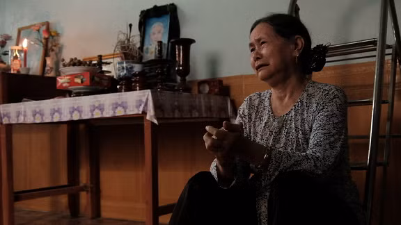 Cảnh phim tài liệu "Đường về"