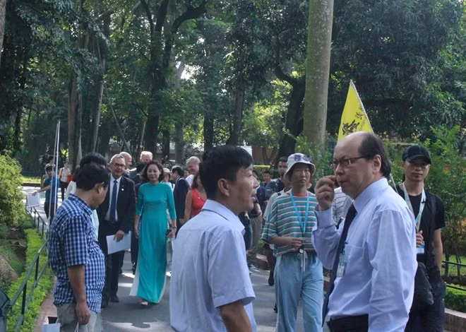 Càng về trưa khách càng đông hơn