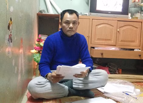 Anh Nguyễn Khắc Sơn lo lắng trình bày với phóng viên khi chẳng may mắc vào vụ tranh chấp nhà.
