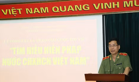 Thiếu tướng Phạm Văn Miên, Bí thư Đảng ủy, Tổng Biên tập Báo CAND phát biểu tại buổi Lễ.
