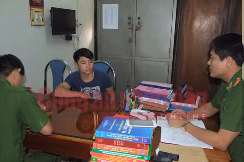 Công an tỉnh Thái Nguyên lấy lời khai Chu Văn Thế.