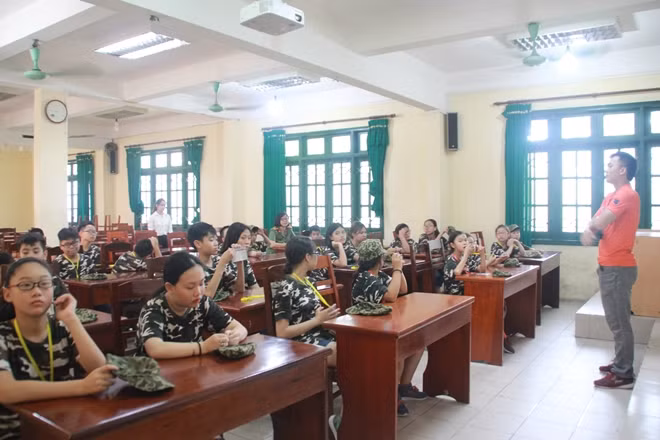 Các học viên háo hức tham gia chương trình