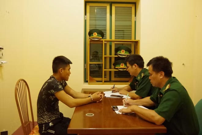 Hỏi cung đối tượng Giàng Văn Thắng
