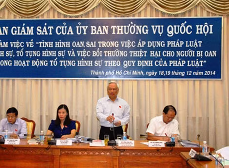 Phó Chủ tịch Quốc hội Uông Chu Lưu chỉ đạo tại phiên giám sát.