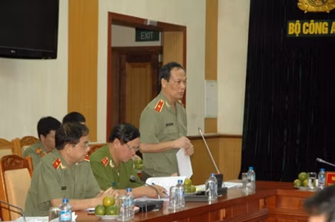 Đại diện các Bộ ngành tham luận tại hội thảo.