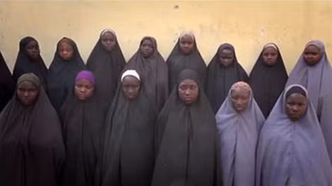 Hình ảnh video về các nữ sinh bị bắt cóc được Boko Haram công bố.