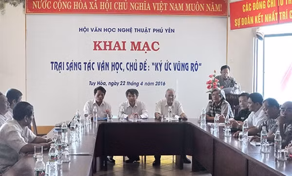Khai mạc trại sáng tác văn học chủ đề “Ký ức Vũng Rô”.