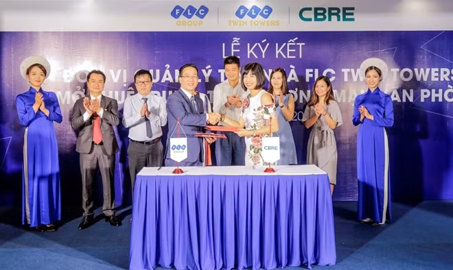 Đai diện FLC và CBRE ký hợp đồng hợp tác