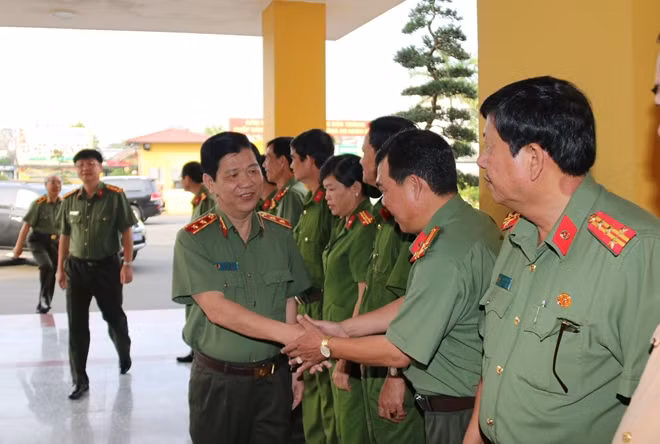 Thứ trưởng Nguyễn Văn Sơn đến thăm và làm việc với Công an tỉnh Sóc Trăng