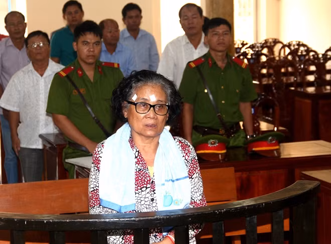 Bị cáo Vuoch Hea trước tòa.