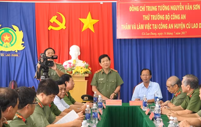 Thứ trưởng Nguyễn Văn Sơn, phát biểu tại buổi làm việc với Công an huyện Cù Lao Dung (Sóc Trăng)