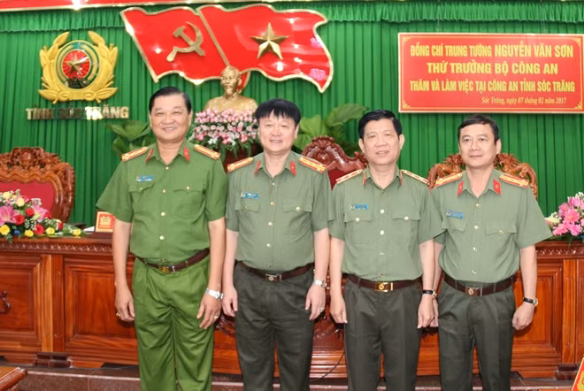 Thứ trưởng Nguyễn Văn Sơn, cùng Ban Giám đốc Công an tỉnh Sóc Trăng.
