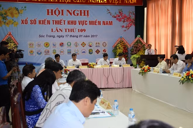 Các đại biểu tham dự hội nghị.