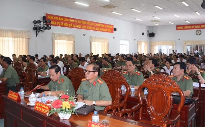 Các đại biểu tham dự Hội thảo khoa học.