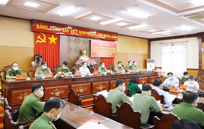 Công an TP Cần Thơ tham dự Hội nghị trực tuyến của Bộ Công an.