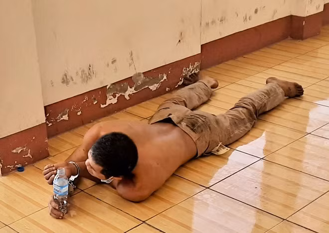 Đức có biểu hiện "ngáo đá".