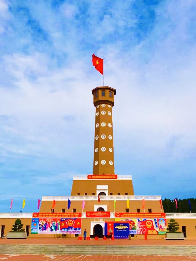 Cà Mau có một điểm bầu cử ở khu vực Cột cờ Hà Nội, xã Đất Mũi, huyện Ngọc Hiển.