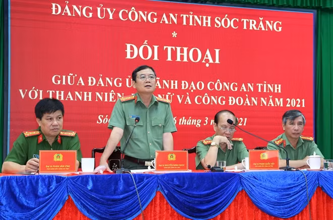 Đại tá Nguyễn Minh Ngọc, Giám đốc Công an tỉnh Sóc Trăng trả lời các câu hỏi.