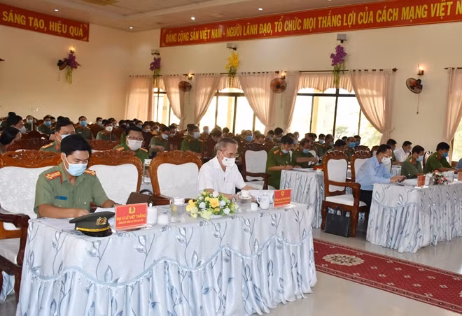 Các đại biểu tham dự Hội nghị.