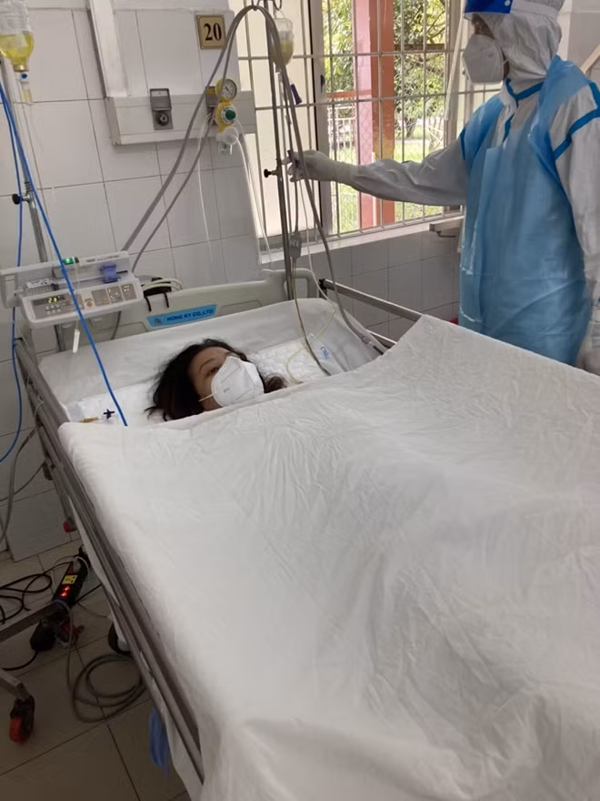 Sức khỏe sản phụ ổn định, không phải thở oxy.