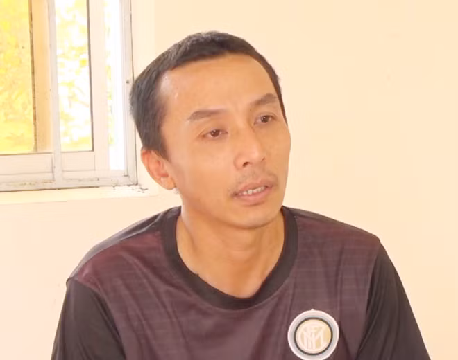 Đối tượng Linh (trên) và Phong tại cơ quan Công an.