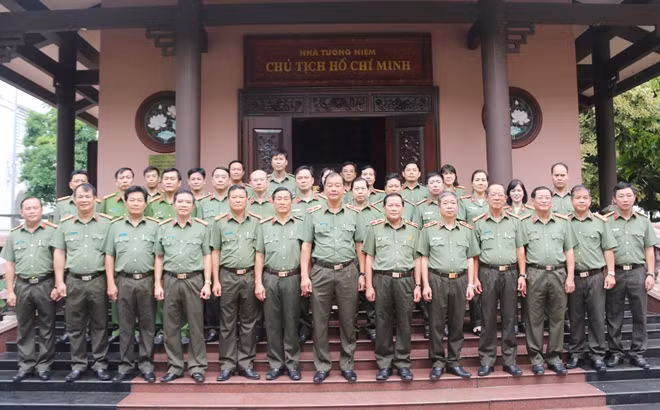 Các đại biểu tham dự Hội thảo.