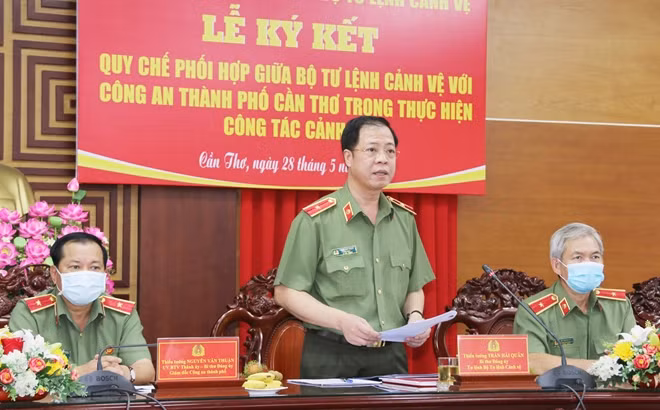 Thiếu tướng Trần Hải Quân phát biểu tại lễ ký kết.