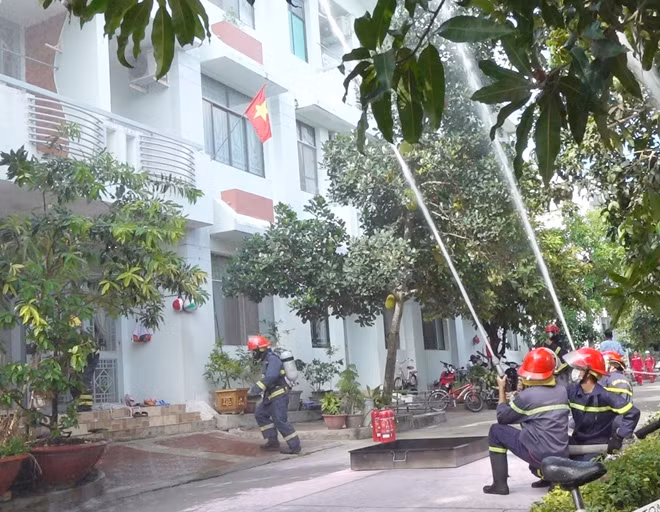 Và diễn tập PCCC bảo vệ bầu cử.