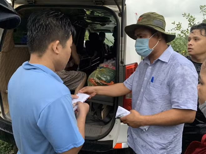 Địa phương và các mạnh thường quân hỗ trợ gia đình 2 nạn nhân.