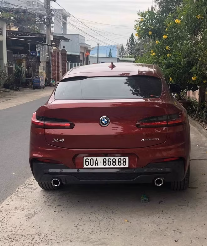 Biển số của chiếc xe BMW được xác định là thật.