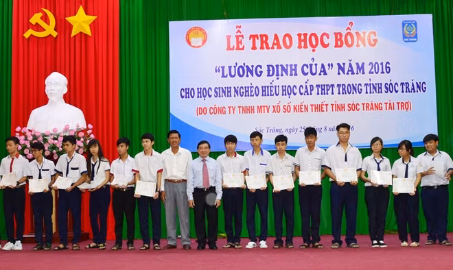 Đợt này có 334 em học sinh tỉnh Sóc Trăng được nhận học bổng Lương Định Của.