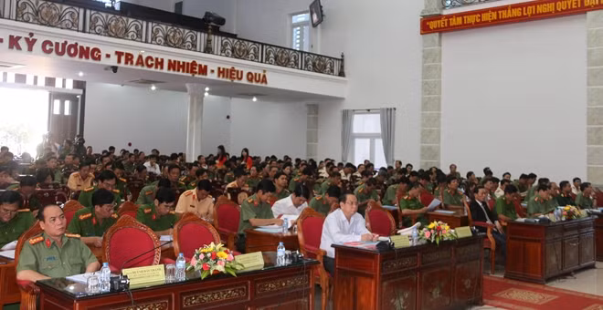 Các đại biểu tham dự hội nghị sơ kết 6 tháng đầu năm 2016.