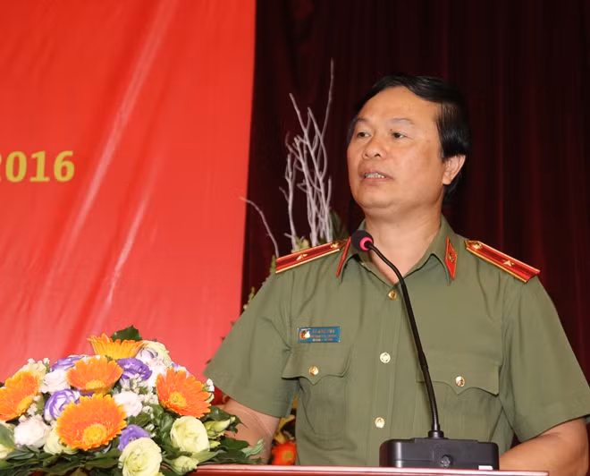 Thiếu tướng, GS-TS Bùi Minh Giám, Phó Tổng cục trưởng Tổng cục Chính trị CAND phát biểu chỉ đạo Lễ khai giảng.