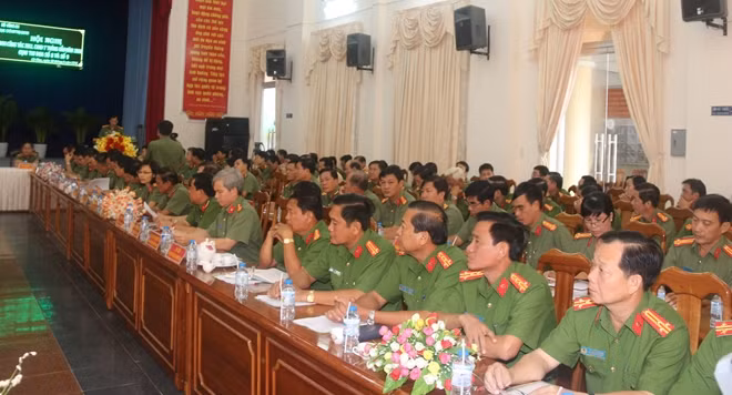 Các đại biểu tham dự hội nghị giao ban XDLL-CAND 7 tháng đầu năm Cụm thi đua số 8 và số 9.