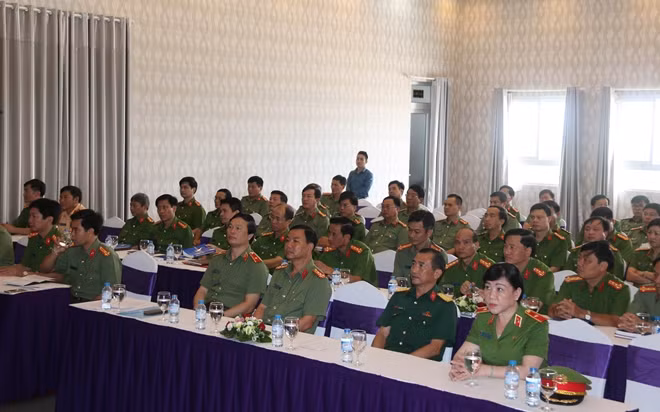 Các đại biểu tham dự Lễ khai giảng.