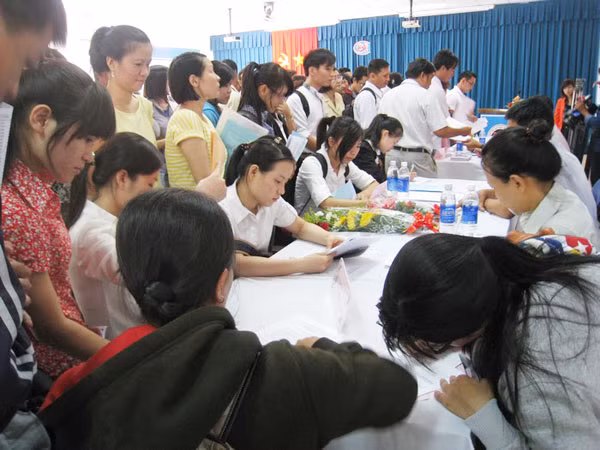 Đăng ký tuyển dụng lao động, tìm việc làm. Đăng ký tuyển dụng lao động, tìm việc làm.