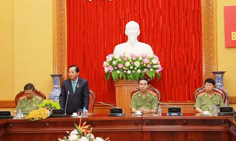 Đồng chí Nguyễn Hữu Tín, Phó Chủ tịch UBND TP Hồ Chí Minh phát biểu tại buổi Lễ.