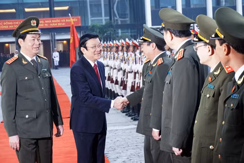 Chủ tịch nước Trương Tấn Sang cùng các các đồng chí Lãnh đạo Bộ Công an.