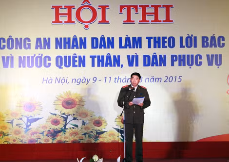 Trung tướng Lê Văn Đệ, Phó Tổng cục trưởng Tổng cục Chính trị CAND phát biểu tại Hội thi.