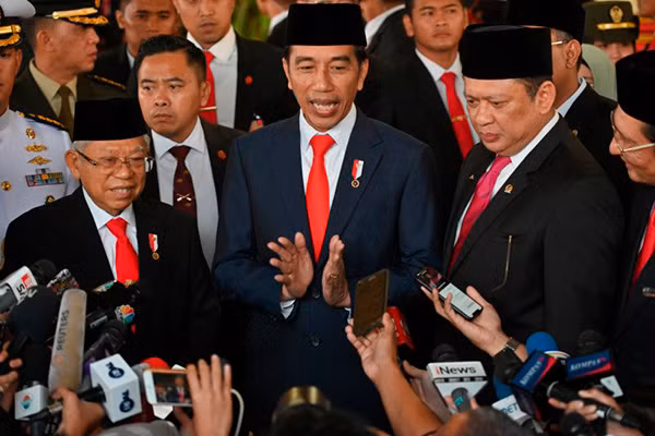 Tổng thống Indonesia Joko Widodo trong buổi lễ nhậm chức lần 2 hôm 20-10. Ảnh: AP.