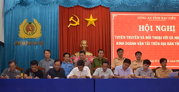 Ký kết công tác đảm bảo TTATGT trên địa bàn tỉnh Bạc Liêu.