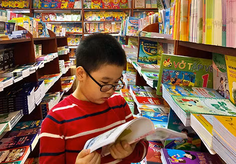 Phải đặt quyền lợi của học sinh lên hàng đầu khi chọn sách giáo khoa.