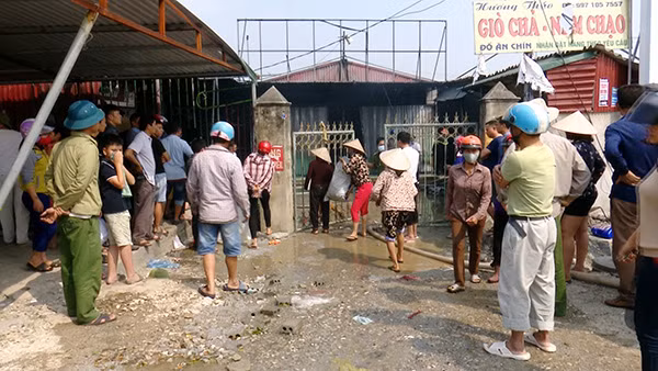 Nhiều tiểu thương mất hết tài sản sau vụ cháy.