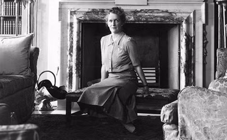 Nghị sĩ Lady Astor.