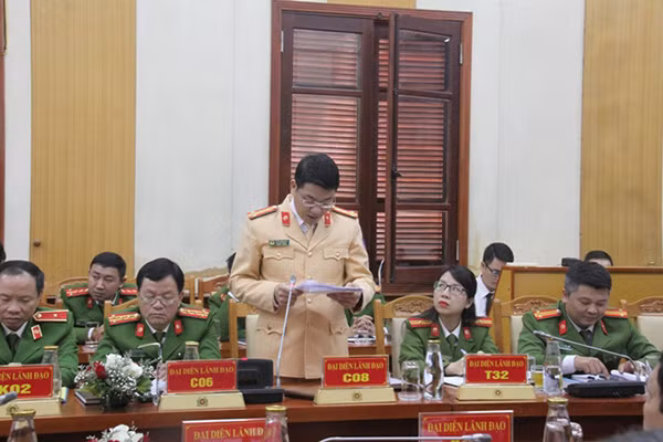 Đại diện lãnh đạo Cục CSGT...